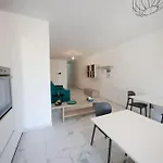 Go Exchange, Block D, 6 Entire Unit Lejlighed *