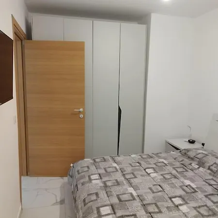 Apartment Go Exchange, Block D, 6 Entire Unit St. Paul's Bay