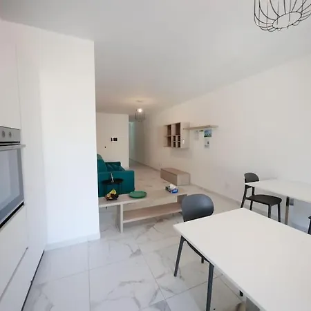 Go Exchange, Block D, 6 Entire Unit Apartment *