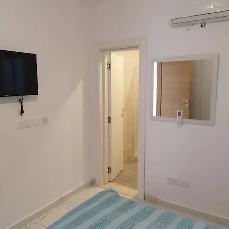 Apartment Go Exchange, Block D, 6 Entire Unit St. Paul's Bay