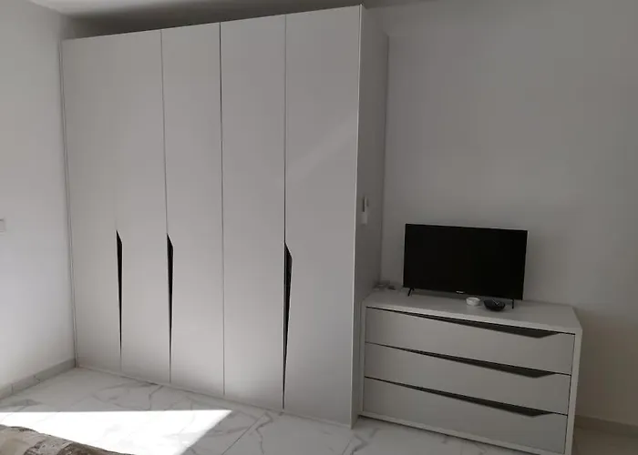 Go Exchange, Block D, 6 Entire Unit *