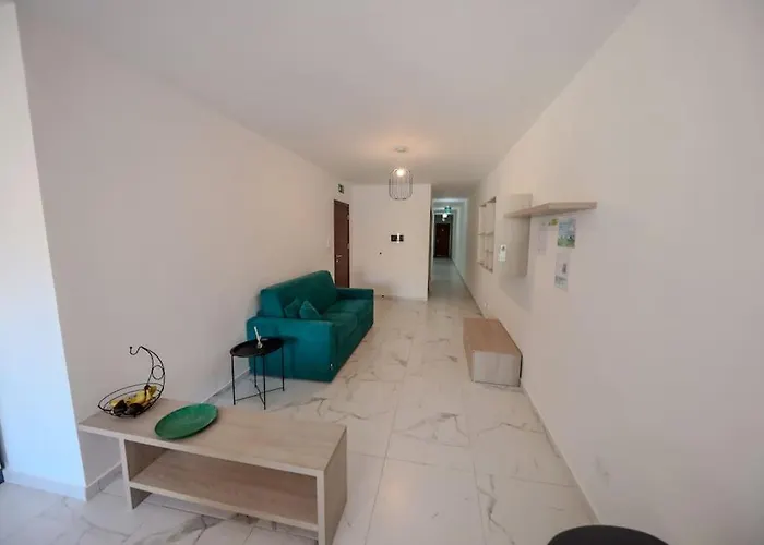 Go Exchange, Block D, 6 Entire Unit 아파트 세인트폴스베이