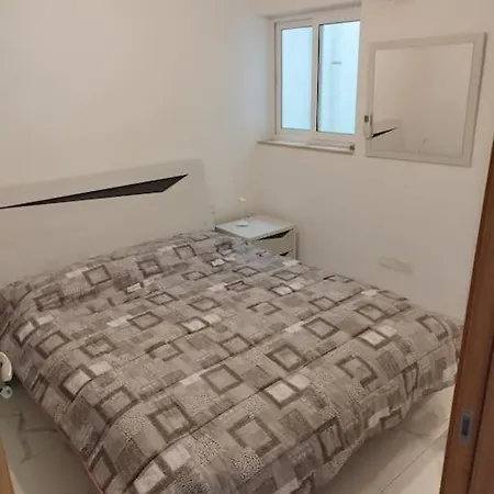 Go Exchange, Block D, 6 Entire Unit Apartament *