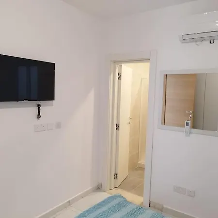 Go Exchange, Block D, 6 Entire Unit Apartamento *
