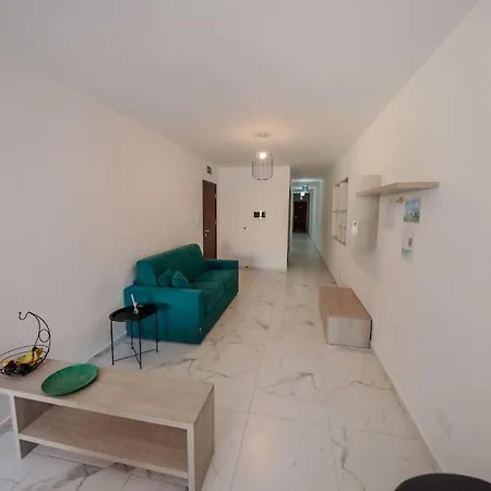 Go Exchange, Block D, 6 Entire Unit Apartament St Paul's Bay