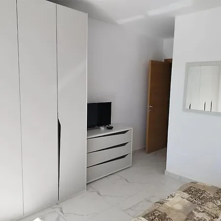 Go Exchange, Block D, 6 Entire Unit Apartament St Paul's Bay